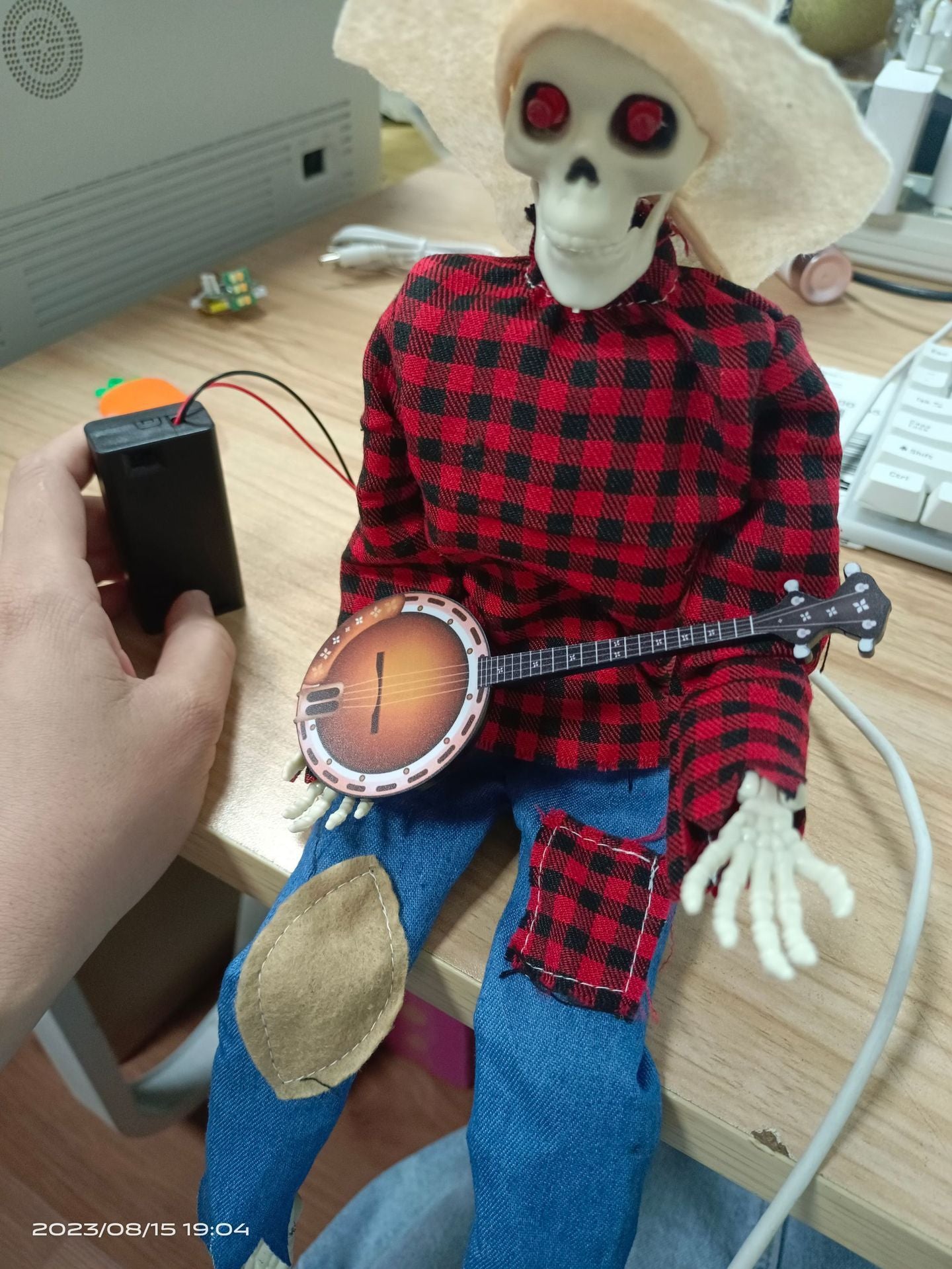 Halloween Skeleton Banjo Decoration – Light-Up Option