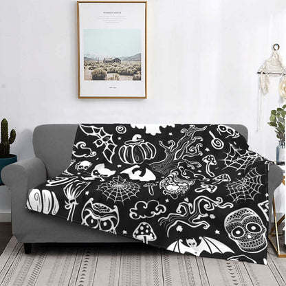 Halloween Bat Pattern Wool Blanket – Cozy Gothic Throw