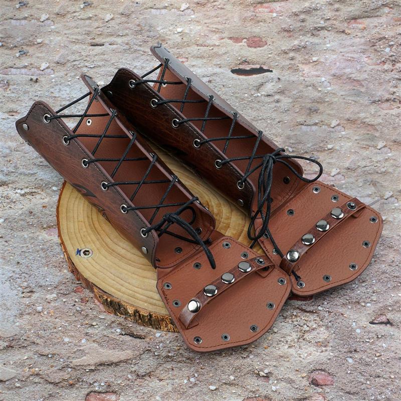 Nordic Viking Wolf Leather Wrist Guard – Retro Style