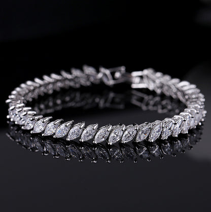 Women's Simple Fashion Hollowed-out Rhinestone Zircon Bracelet