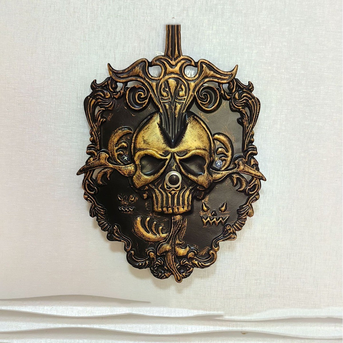Halloween Skull Doorbell Decoration – Spooky Metal